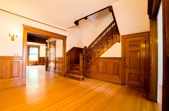 Foto del edificio - 1015 Beacon St