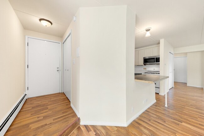 Foto del edificio - 5325 Waterbury Ct