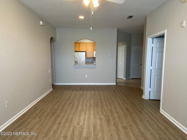 Building Photo - 7990 Baymeadows Cir E