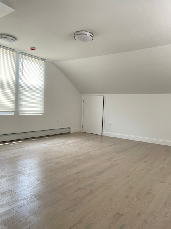 Building Photo - 37-11 63rd St