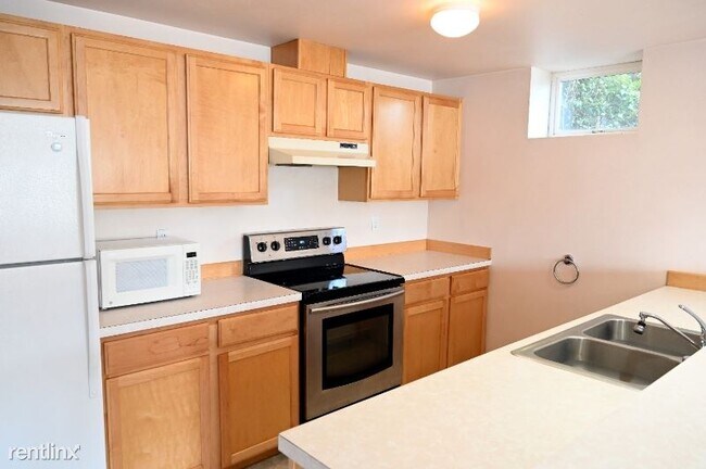 Foto del edificio - 1 br, 1 bath House - 6246A NE Eagle Harbor Dr