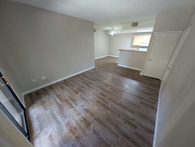 Building Photo - 8250 N Grand Canyon Dr