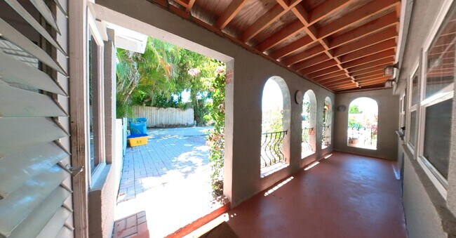 Building Photo - 3807 Periwinkle Ln