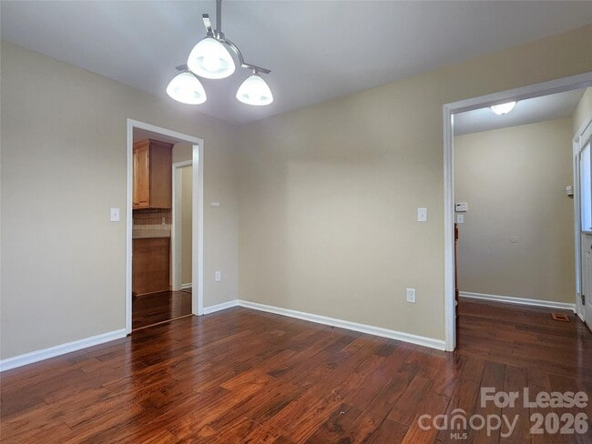 Foto del edificio - 417 Wintergreen Ct