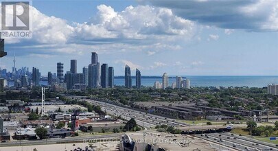 Building Photo - 15 Zorra St