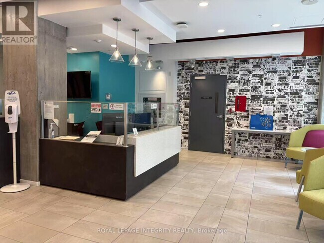 Building Photo - 105 Champagne Ave S