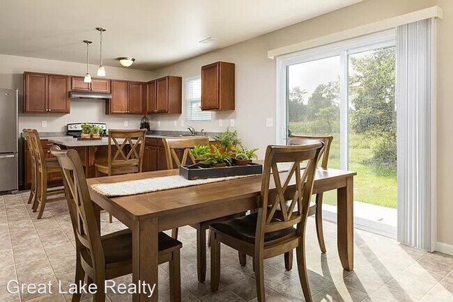 Building Photo - 4 br, 2.5 bath House - 223 Station Hill St...