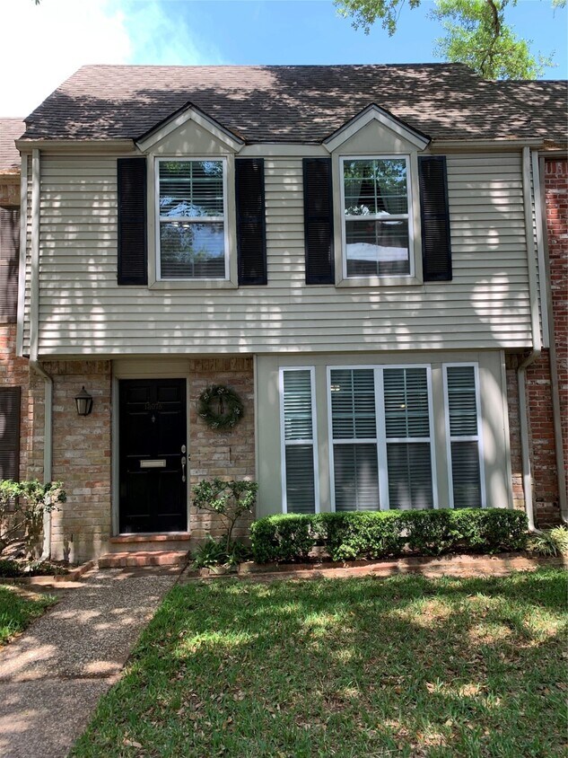 Foto principal - 13078 Trail Hollow Dr