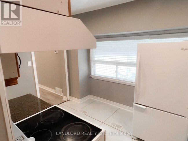 Photo du bâtiment - 9 Albright Ave