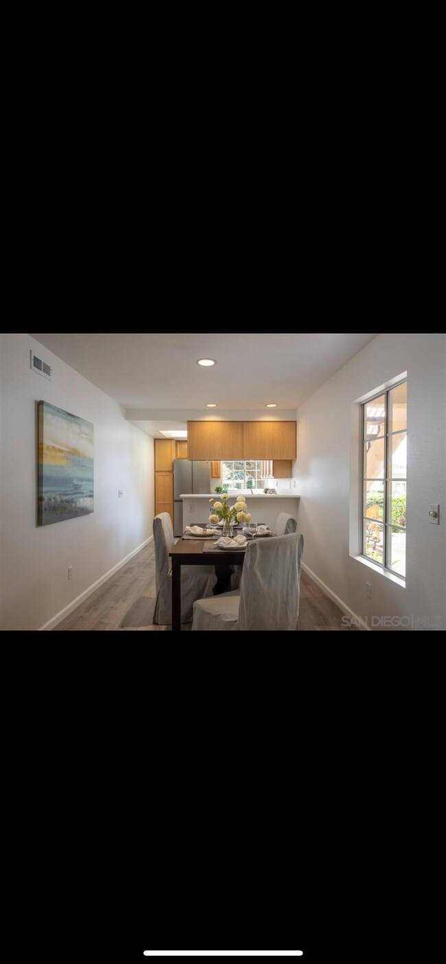 Dining area - 4829 Bella Pacific Row