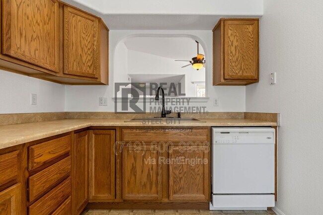 Foto del edificio - 842 Edna Way