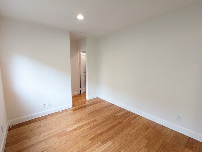 Foto del edificio - 1010 Wilton Pl