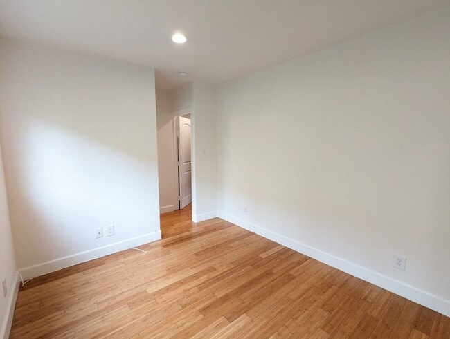 Building Photo - 1010 Wilton Pl