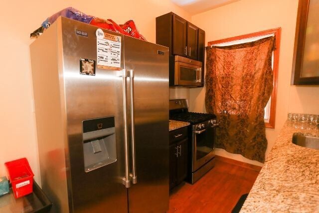 Foto del edificio - 870 W Buckingham Pl
