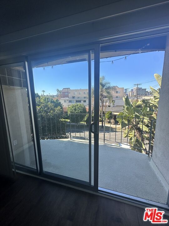 Foto del edificio - 1420 S Oakhurst Dr