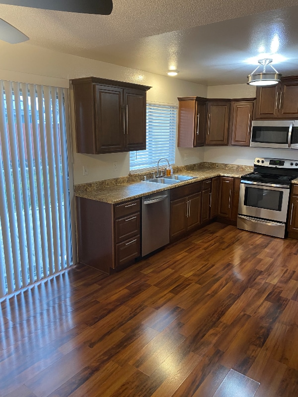 Building Photo - 902 Muscovy Ct