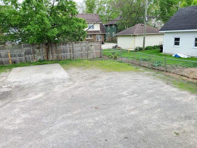 Building Photo - 6 br, 3 bath House - 1321 S State St 1321 ...
