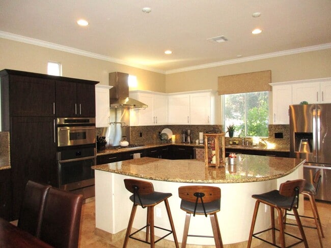 Building Photo - Taylorville Street