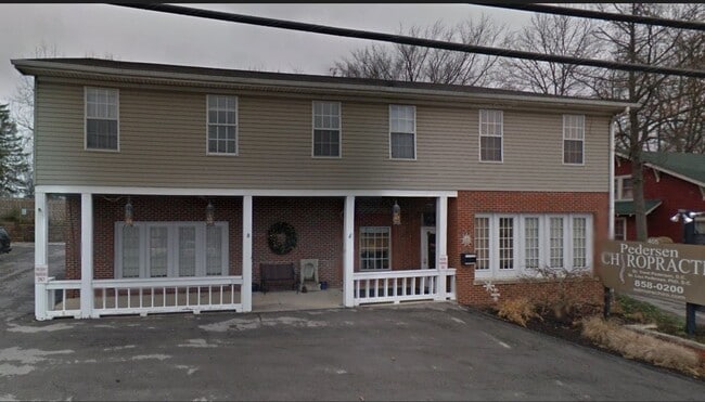 3 bedroom, 1 bathroom unit in Wilmore- located on Asbury's campus! - 3 bedroom, 1 bathroom unit in Wilmore- located on Asbury's campus! House