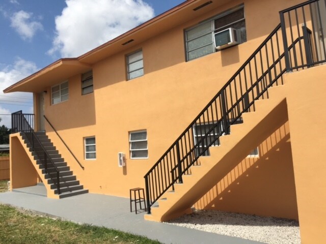Foto del edificio - 678-682 Park Dr