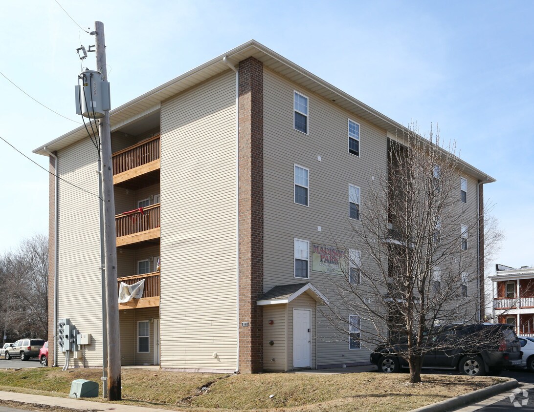 Building Photo - Madison Park
