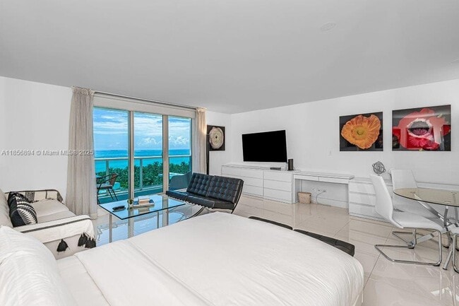 Building Photo - 2301 Collins Ave