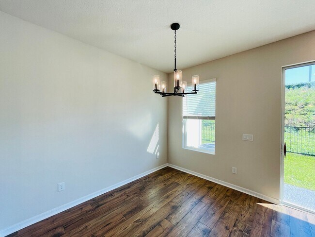 Building Photo - Available to move-in October 30th! Luxury ...