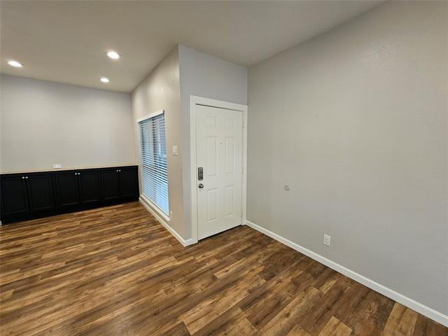 Building Photo - 8601 Park Ln