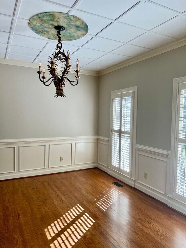 BEAUTIFUL HOME IN COLUMBIA'S OLDE WOODLANDS House Rental in Columbia