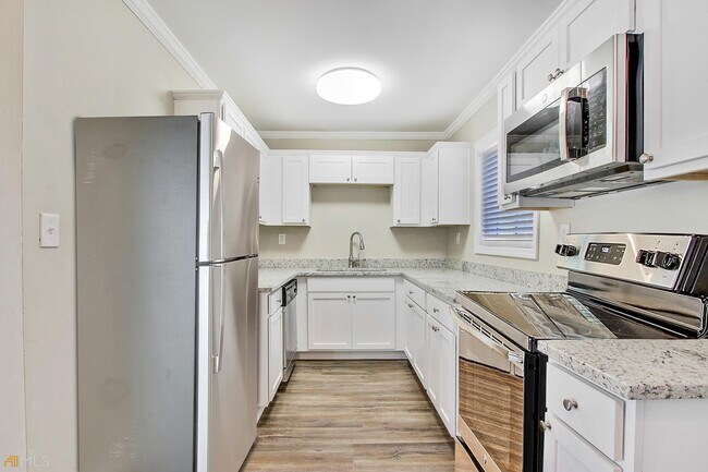 Building Photo - 6202 Humphries Hill Rd