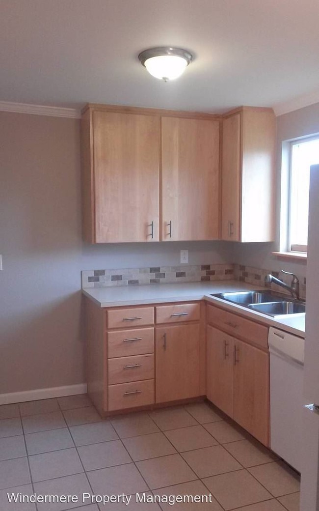 Building Photo - 2 br, 1.5 bath House - 2027 Parish