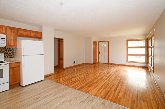 Building Photo - 1203 13th Ave NW