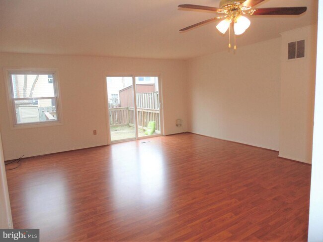 Building Photo - 1664 Yorktown Ct