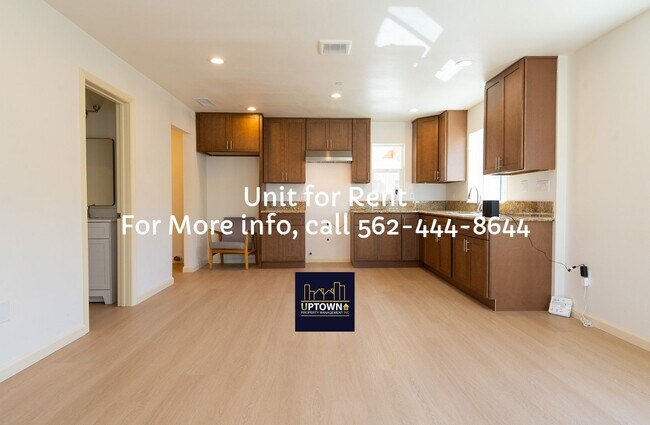 Foto del edificio - Townhome - 3 Bedrooms-2.5 Baths - Los Angeles