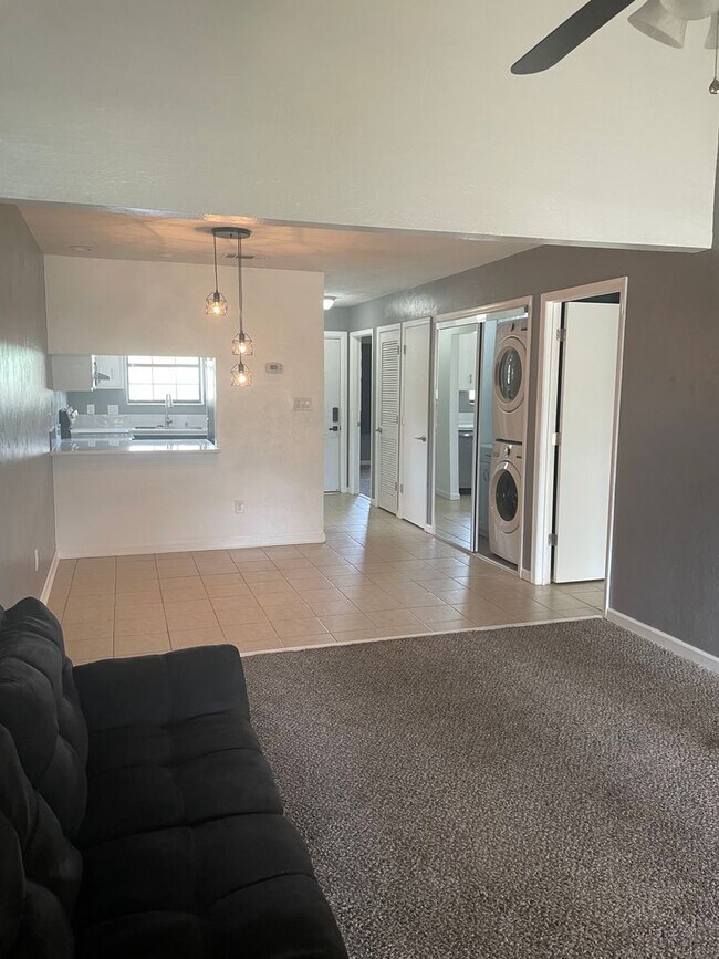 Foto del edificio - BEAUTIFUL 2/2 CONDO FOR RENT NEAR FSU AND CAPITOL