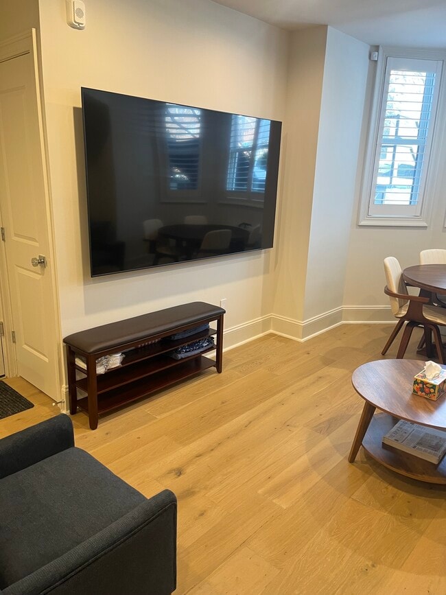 Foto del edificio - 1335 11th St NW