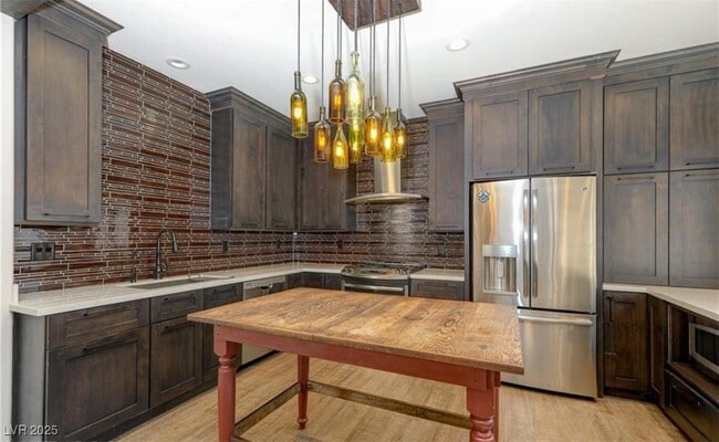 Foto del edificio - 135 Pebble Ridge Rd