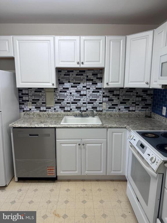 Building Photo - 1111 University Blvd W