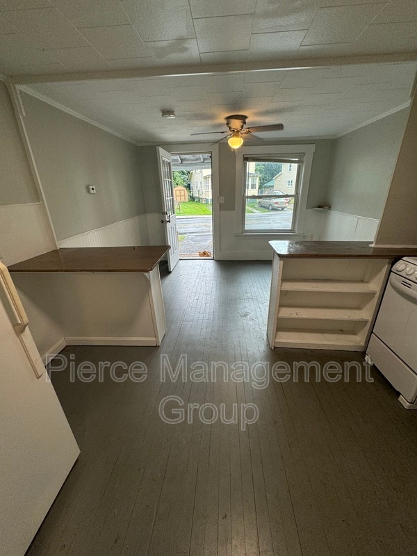 Building Photo - 305 Marlboro St