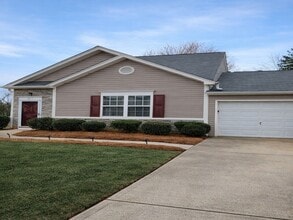 Building Photo - 855 Lakeside Cir