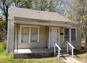 Building Photo - 6600 Southern Ave
