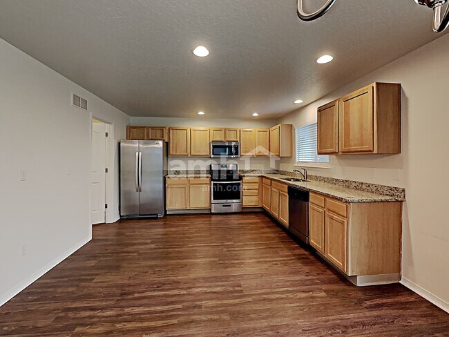 Building Photo - 4511 N Heritage View Ave