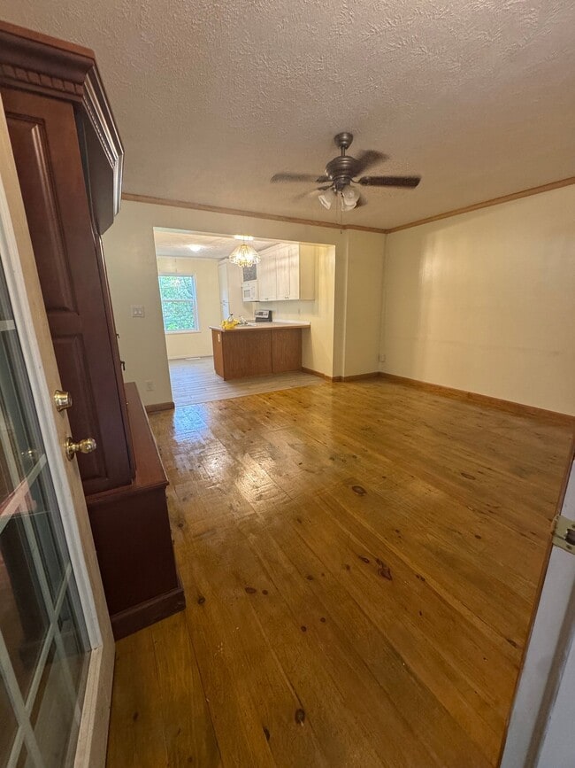 Building Photo - 629 Gunters Hill Rd