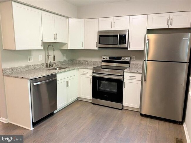 Building Photo - 5054 Head Ct