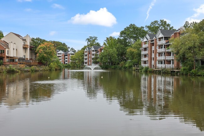 Foto del edificio - 7600 Lakeside Village Dr