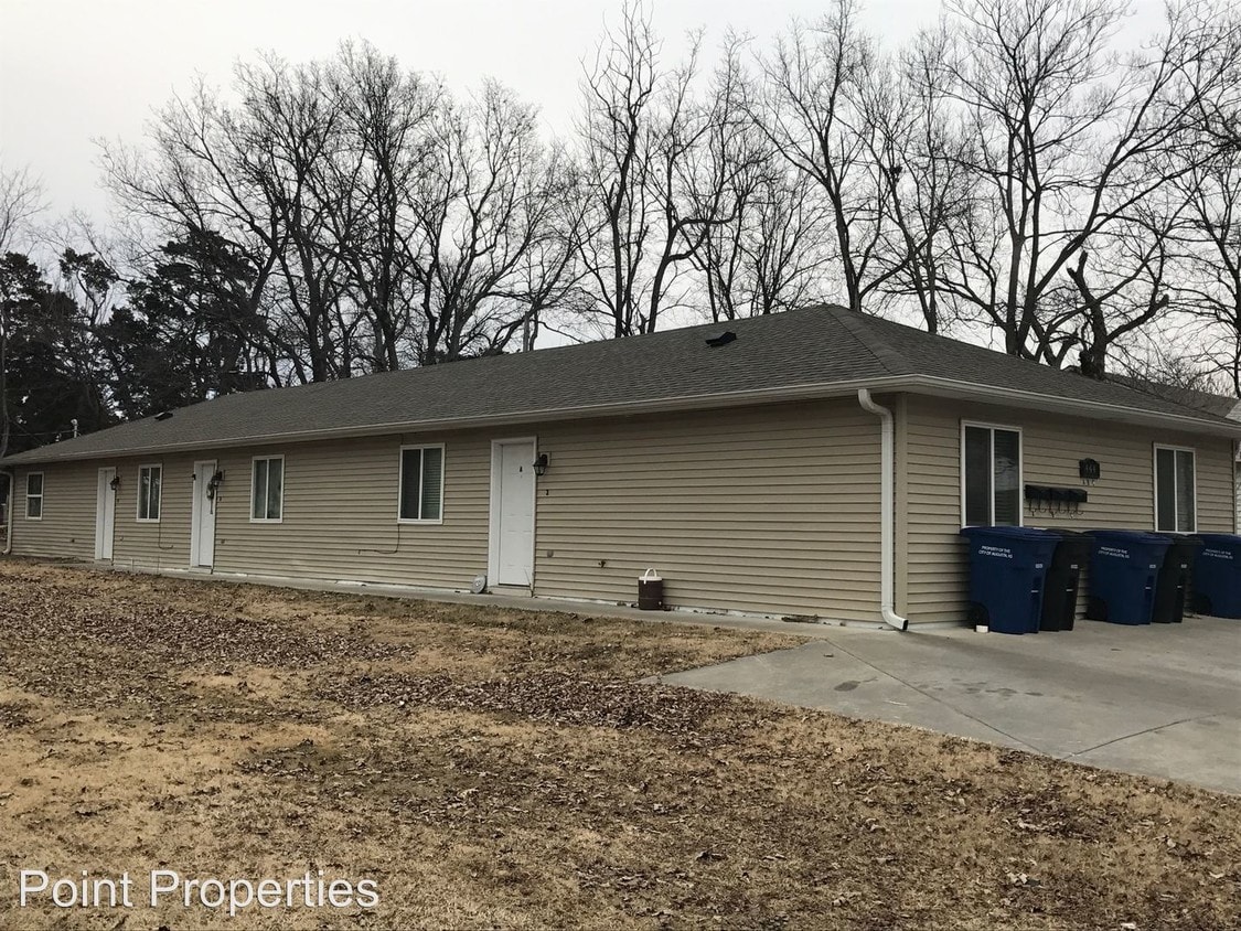 444 E Broadway Ave, Augusta, KS 67010 Room for Rent in Augusta, KS