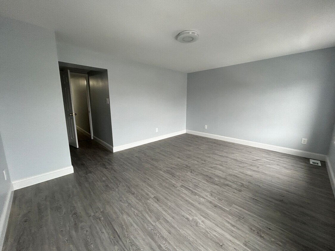Foto principal - 915 Washington Ave
