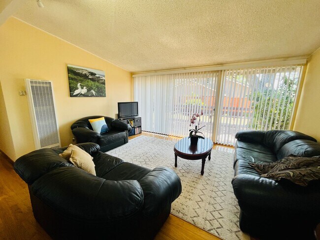 Building Photo - Unique 3 Bedroom 2 Bath Home In West San Jose