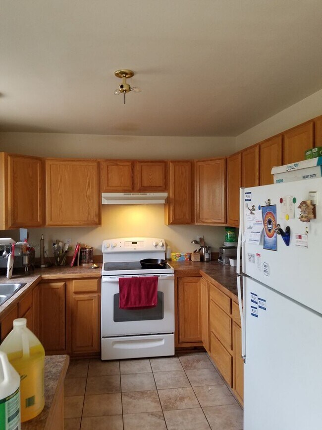 Foto del edificio - 4 bedroom 2 bath home in Bozeman with double attached garage