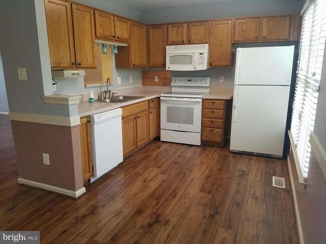 Building Photo - 9841 Bartley Ct
